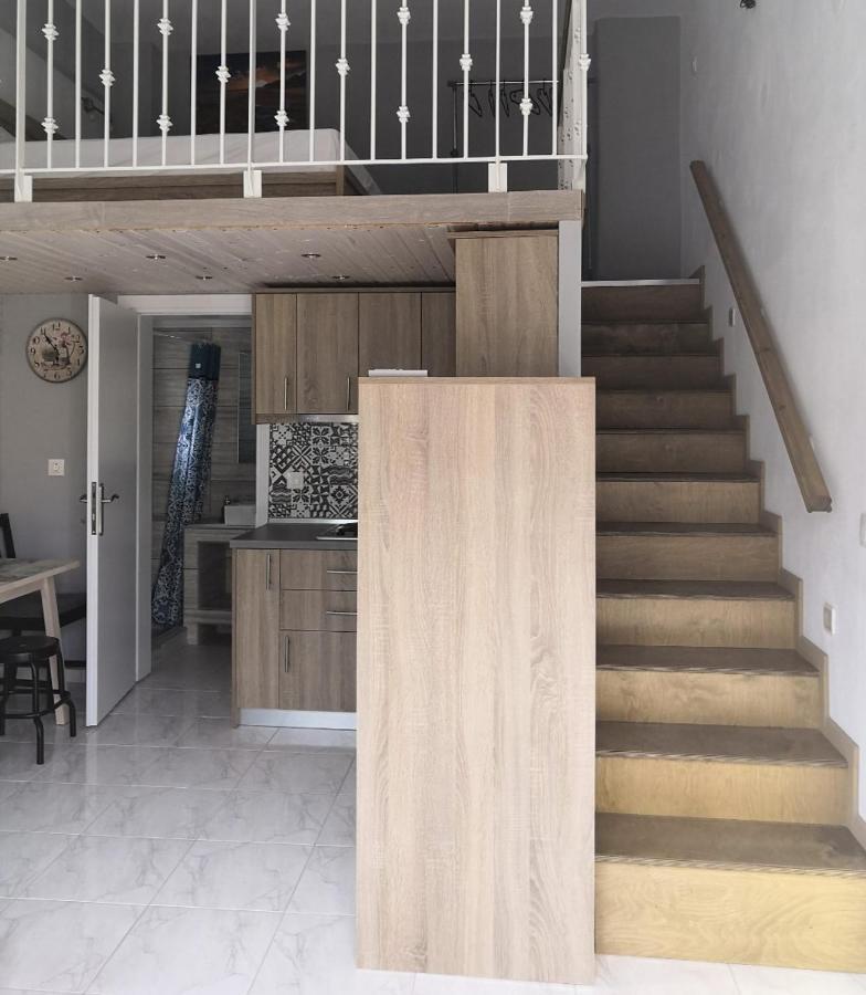 Filippou Luxury Apartments Флогита Экстерьер фото